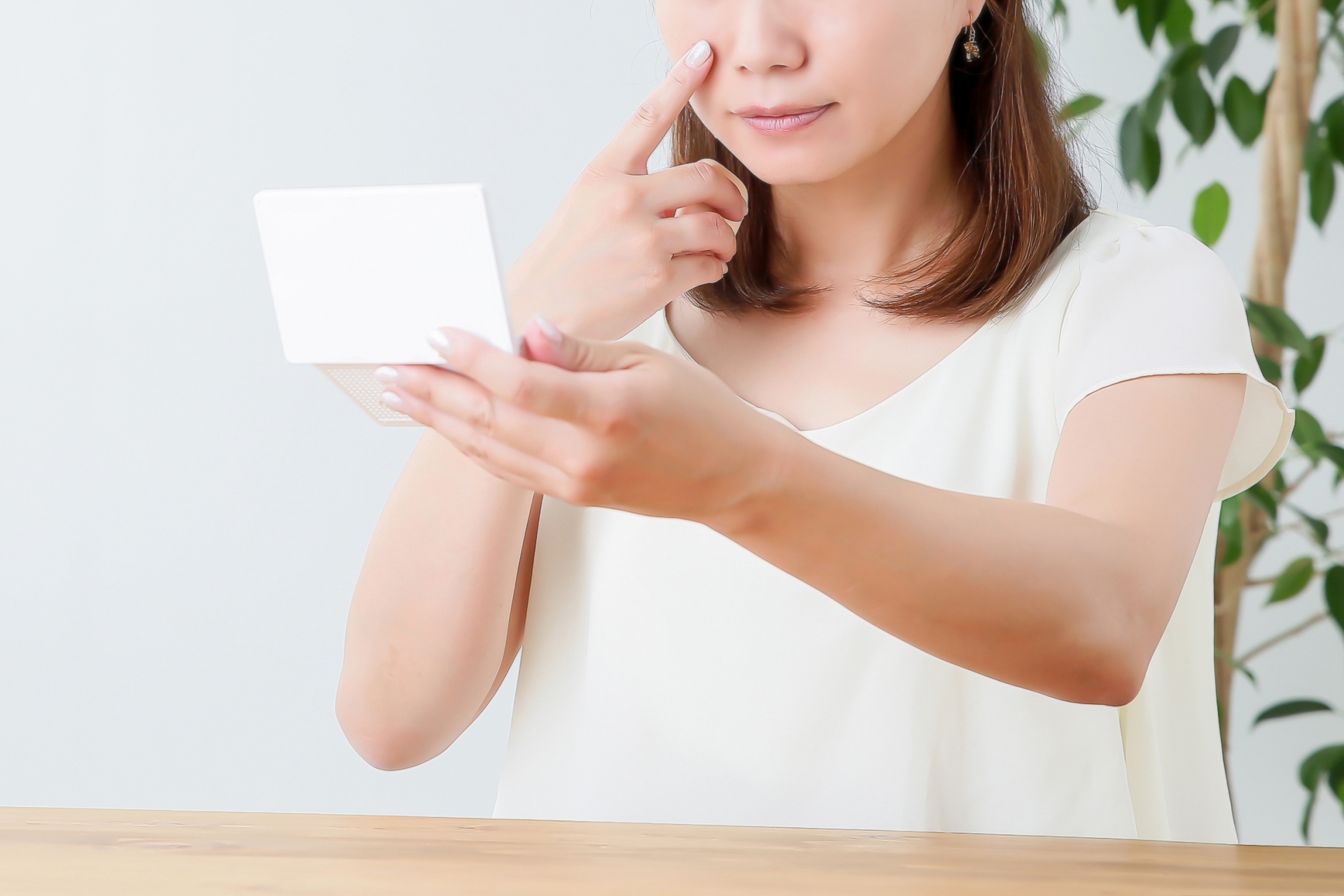 老け顔に見えるたるみやほうれい線対策と小顔になる炭酸パック