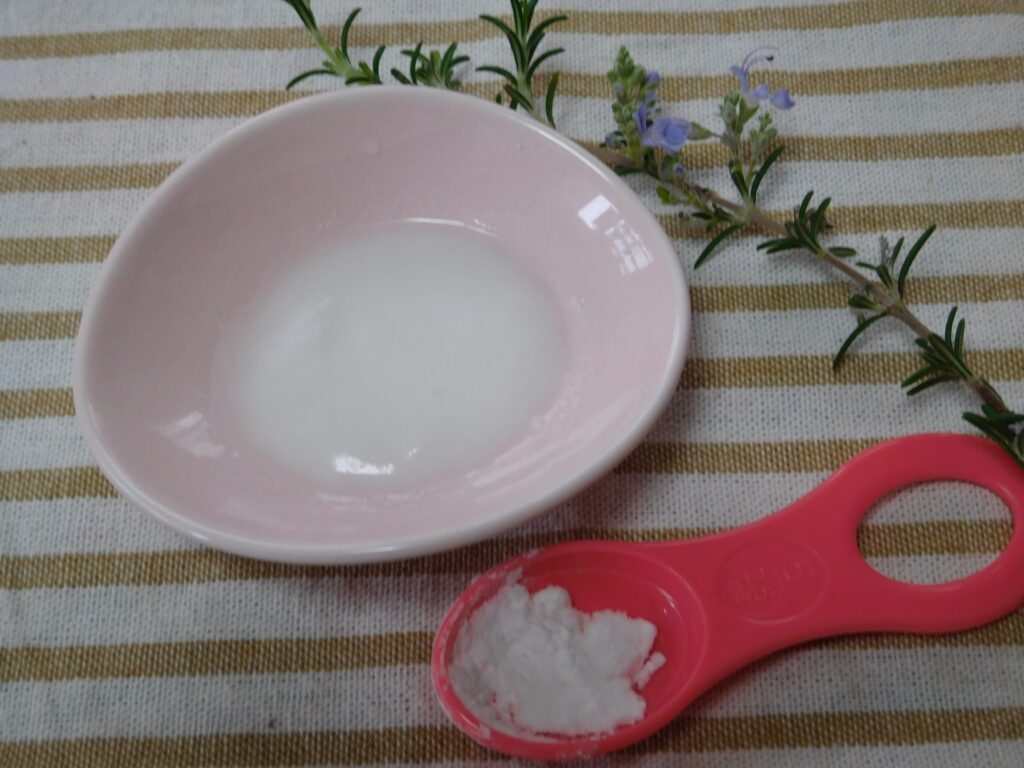 手作り炭酸パックに使う材料のイメージ